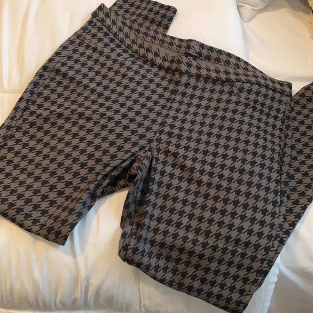 Hue leggings are life! Checkered and comfy!